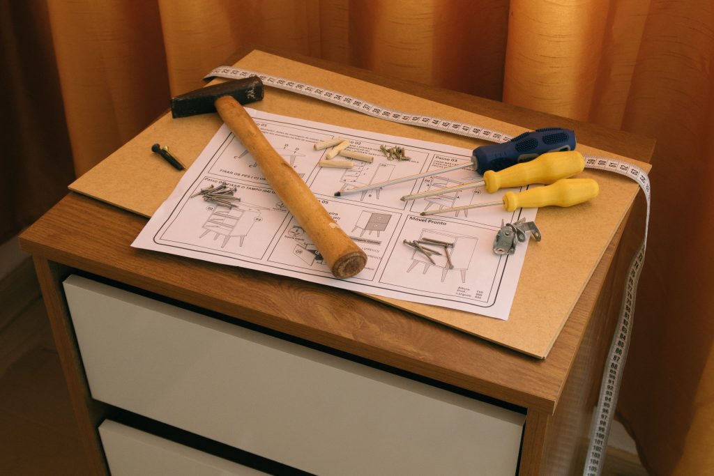 furniture essenbly
