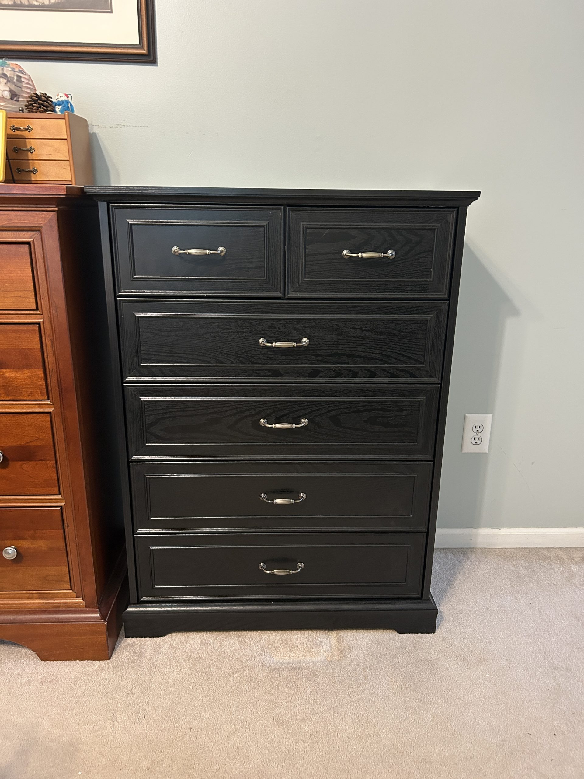 Dresser black assembly