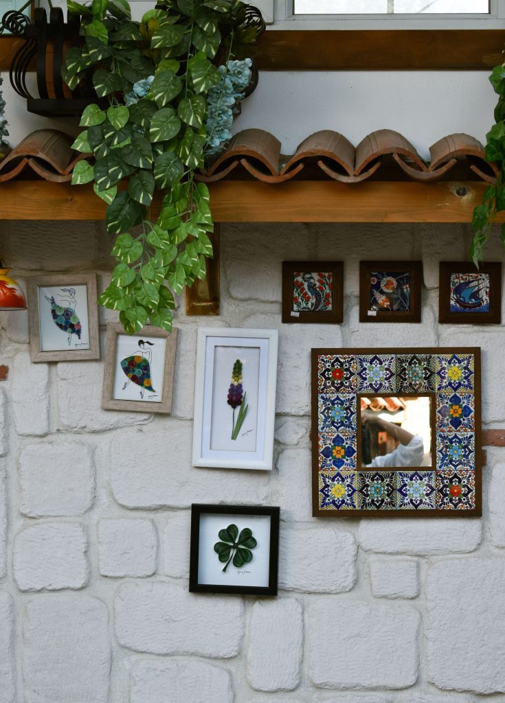 Picture and Mirrors Hanging Professional Picture Hanging Services